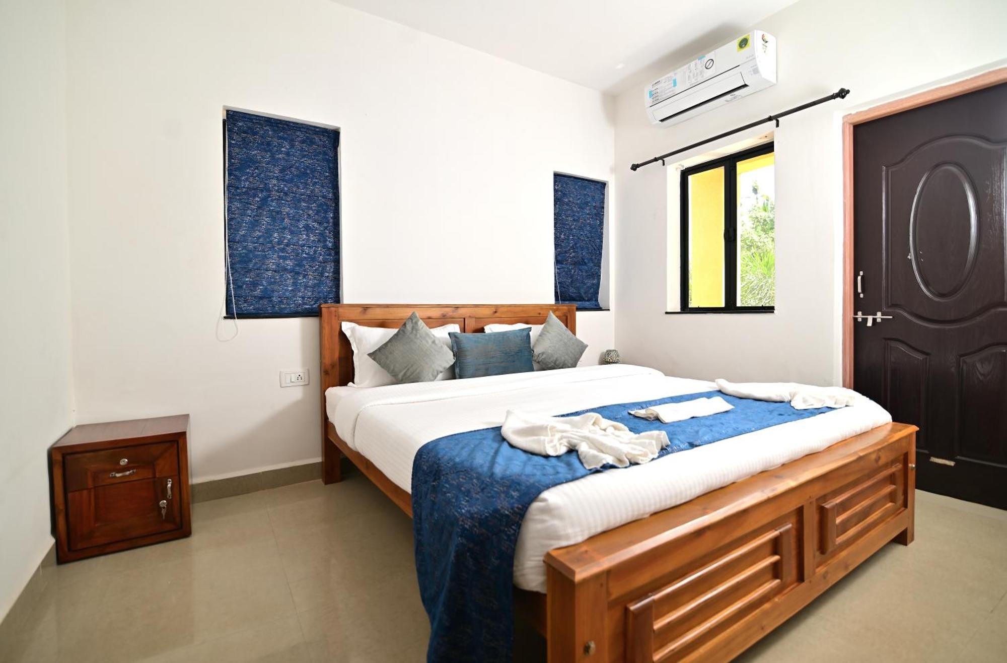 Hotel Q Lite Calangute Esterno foto