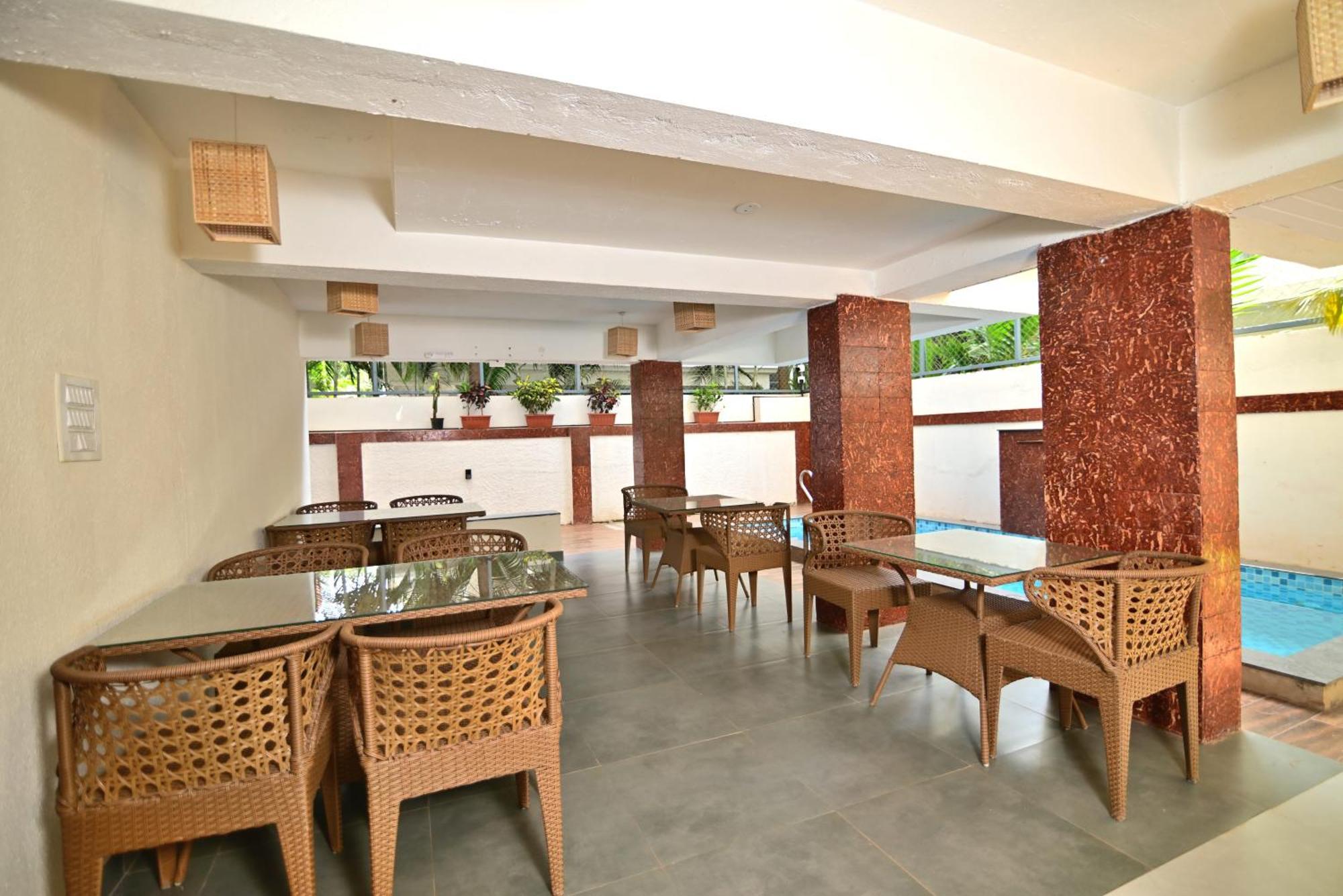 Hotel Q Lite Calangute Esterno foto