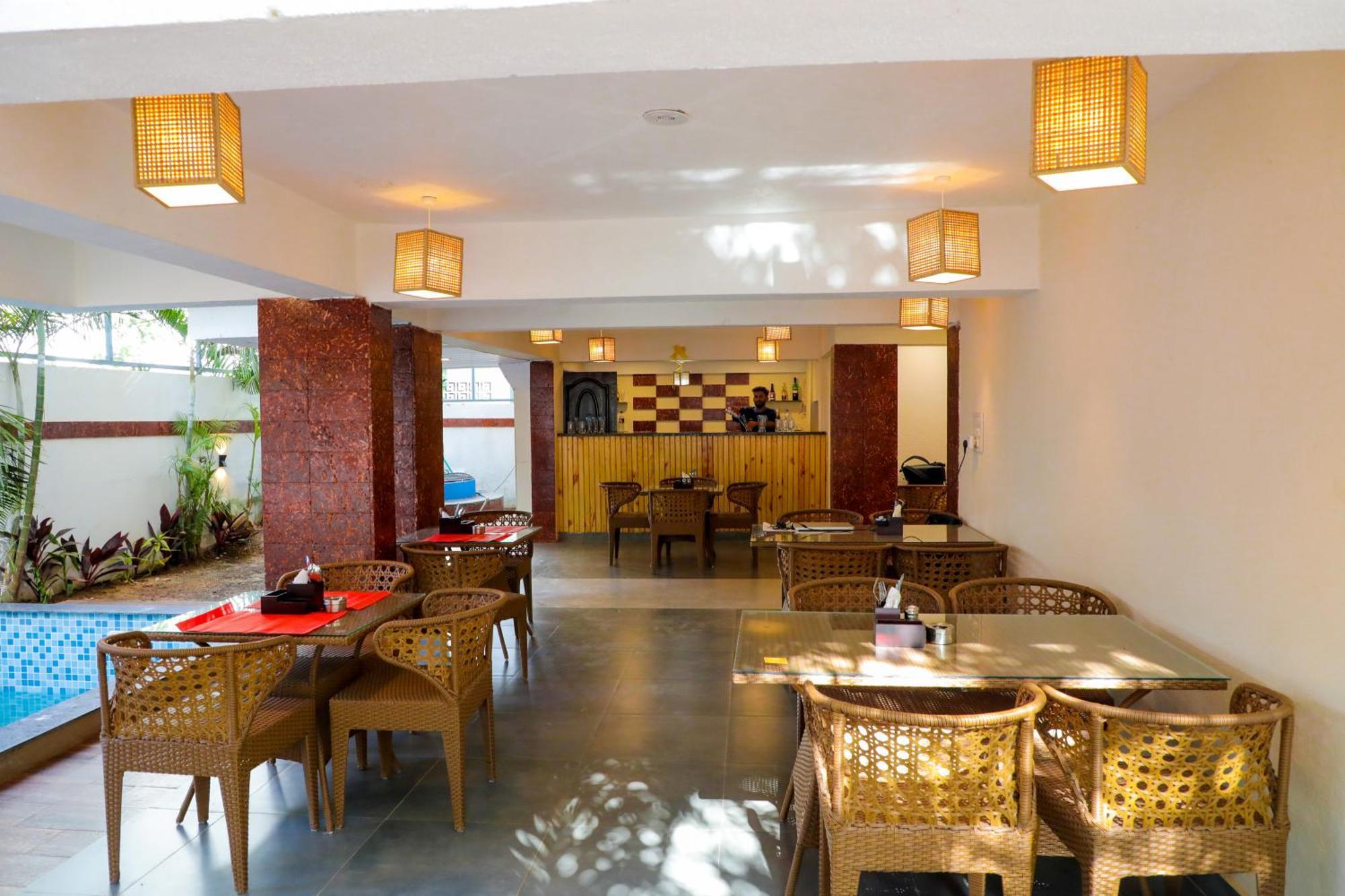 Hotel Q Lite Calangute Esterno foto
