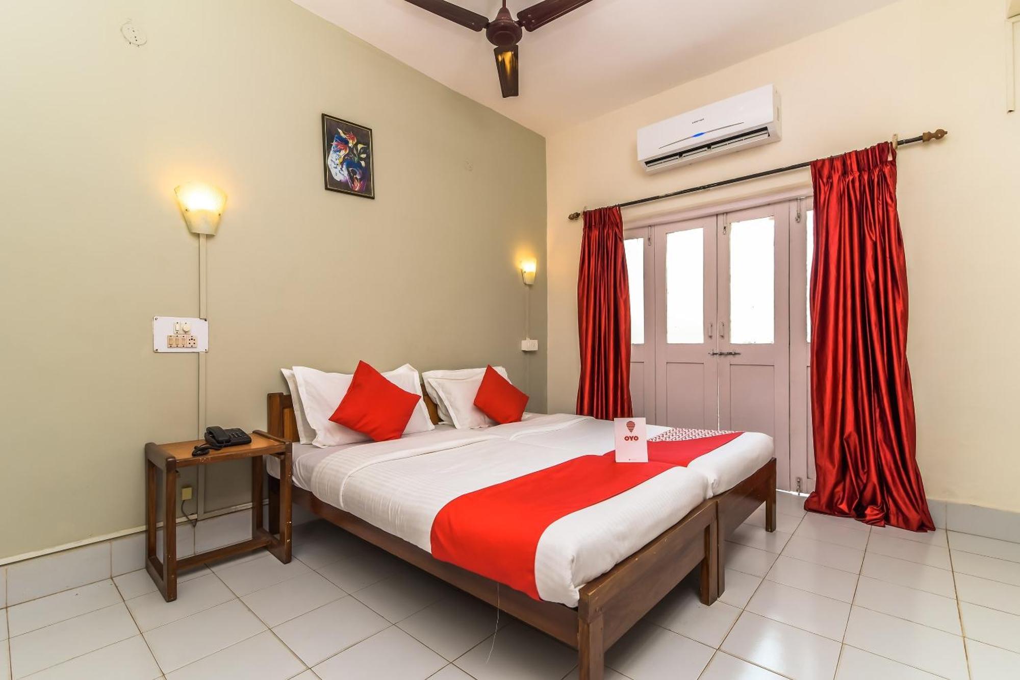 Hotel Q Lite Calangute Esterno foto