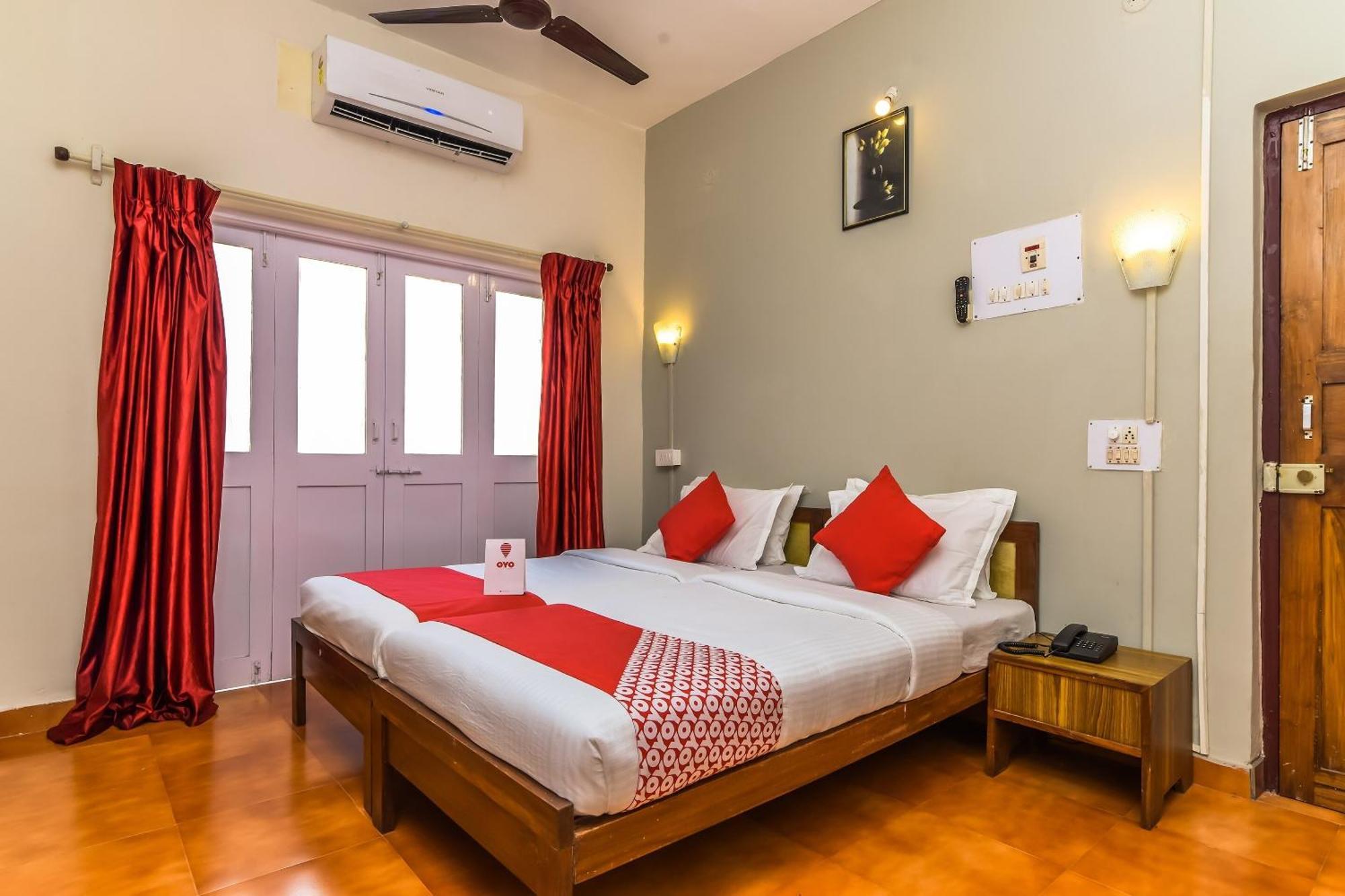 Hotel Q Lite Calangute Esterno foto
