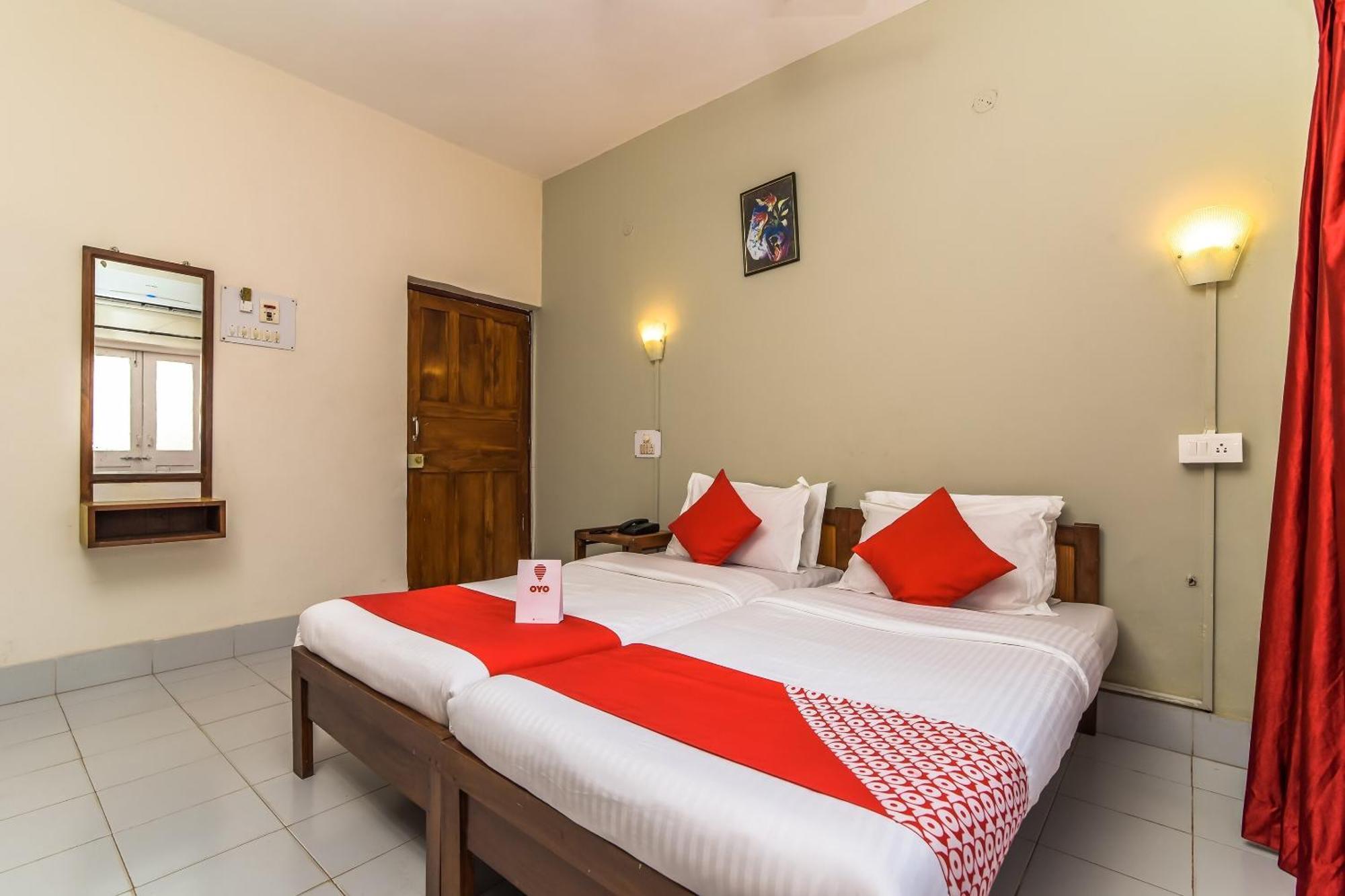 Hotel Q Lite Calangute Esterno foto