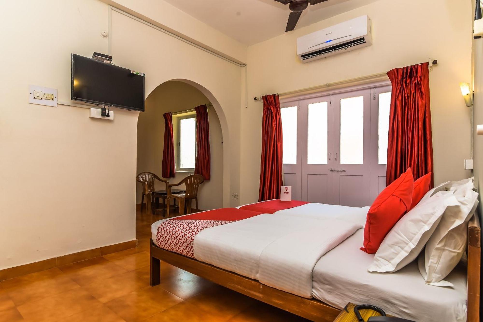 Hotel Q Lite Calangute Esterno foto