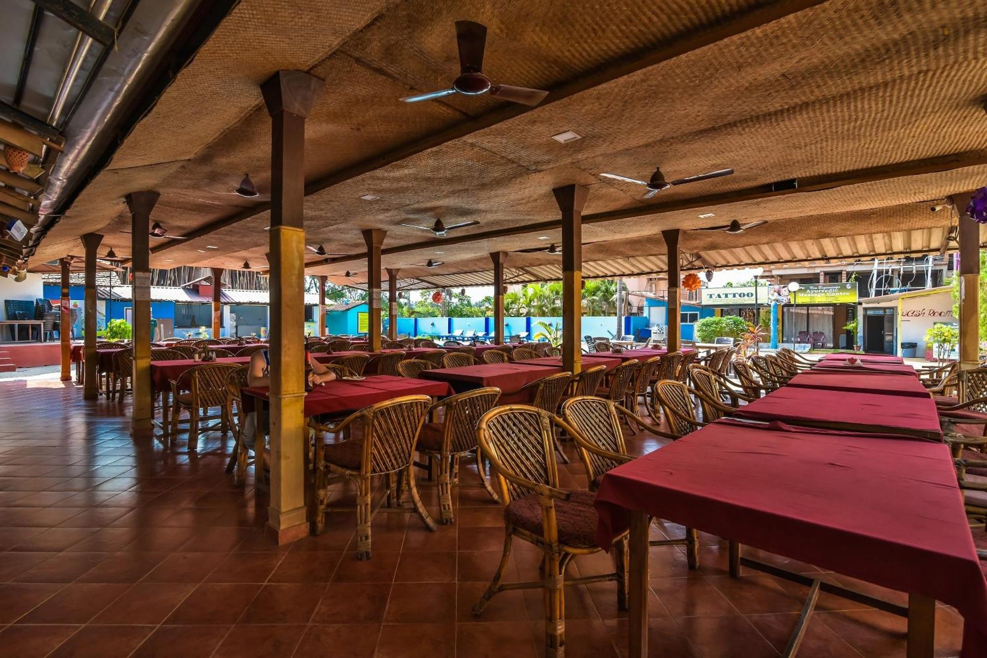 Hotel Q Lite Calangute Esterno foto