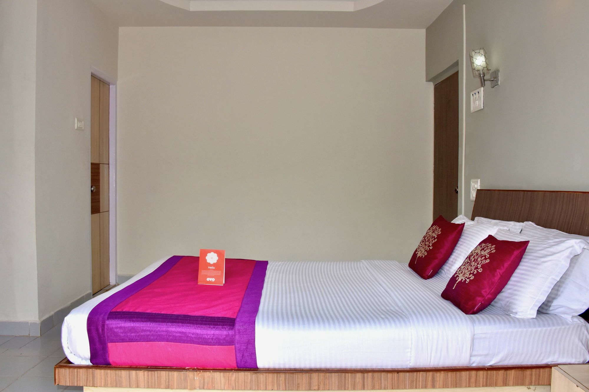 Hotel Q Lite Calangute Esterno foto