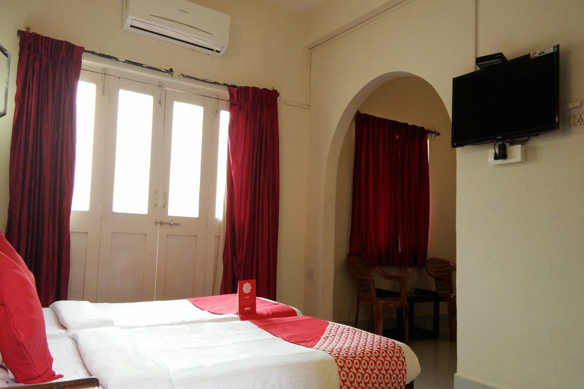 Hotel Q Lite Calangute Esterno foto